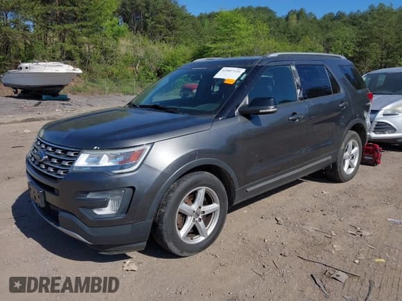 ✅ 2017 Ford Explorer XLT • VIN: 1FM5K8D85HGC79264 • Lot: 42007539. Wystawiony na IAAI z przebiegiem 221 897 mil. Bezpłatny archiwum sprzedaży aukcyjnych z USA i szczegółowy raport historii pojazdu na DreamBid. Zdjęcie 17.
