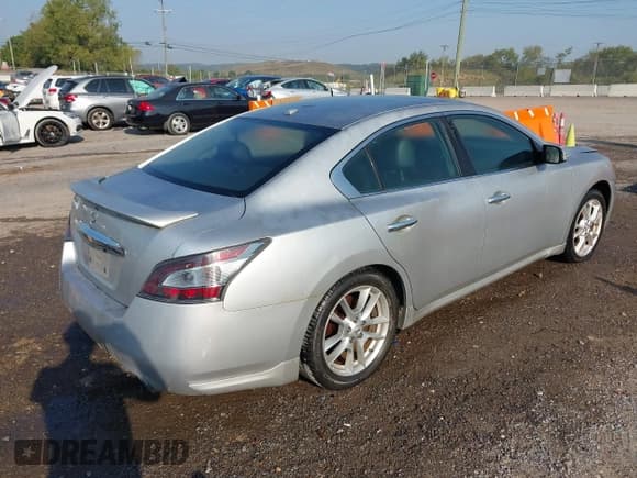 ✅ 2012 Nissan Maxima SV • VIN: 1N4AA5AP1CC844857 • Lot: 43191444. Wystawiony na IAAI z przebiegiem 321 484 mil. Bezpłatny archiwum sprzedaży aukcyjnych z USA i szczegółowy raport historii pojazdu na DreamBid. Zdjęcie 4.