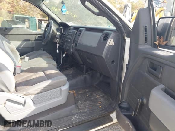 ✅ 2011 Ford F-150 XL • VIN: 1FTMF1CM4BKD68967 • Lot: 43766038. Listed on IAAI with 289,832 mi. Free auction sales archive from the USA and detailed vehicle history report at DreamBid. Image 5.