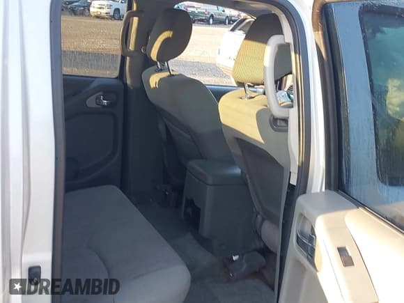 ✅ 2012 Nissan Frontier SV • VIN: 1N6AD0EV6CC449681 • Lot: 42790225. Wystawiony na IAAI z przebiegiem 136 176 mil. Bezpłatny archiwum sprzedaży aukcyjnych z USA i szczegółowy raport historii pojazdu na DreamBid. Zdjęcie 8.