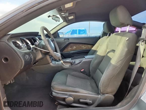 ✅ 2010 Ford Mustang V6 • VIN: 1ZVBP8AN9A5120684 • Lot: 64251745. Listed on Copart with 262,945 mi. Free auction sales archive from the USA and detailed vehicle history report at DreamBid. Image 7.