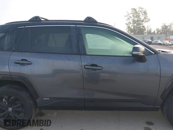 ✅ 2024 Toyota RAV4 Hybrid XSE • VIN: 2T3E6RFV5RW064944 • Lot: 43824865. Wystawiony na IAAI z przebiegiem 15 853 mil. Bezpłatny archiwum sprzedaży aukcyjnych z USA i szczegółowy raport historii pojazdu na DreamBid. Zdjęcie 13.