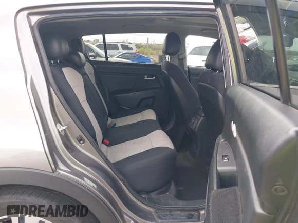 ✅ 2014 Kia Sportage EX • VIN: KNDPC3ACXE7574524 • Lot: 43397499. Listed on IAAI with 180,513 mi. Free auction sales archive from the USA and detailed vehicle history report at DreamBid. Image 8.