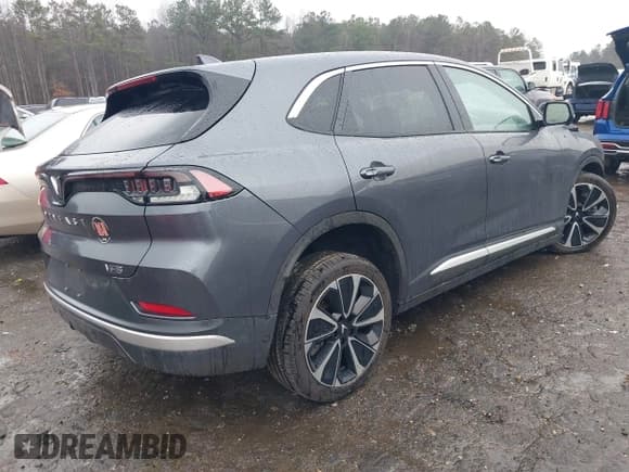 ✅ 2024 VinFast VF 8 Plus • VIN: RLLV1AFA5RH007880 • Лот: 41556726. Опубликован ранее на IAAI с пробегом 2 629 миль. Бесплатный доступ к архиву аукционных продаж из США и подробный отчёт об истории автомобиля на DreamBid. Изображение 4.