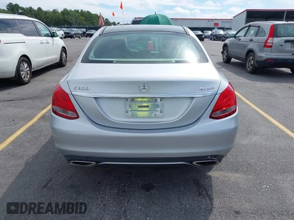 ✅ 2015 Mercedes-Benz C 300 Luxury • VIN: 55SWF4KB8FU005678 • Lot: 43317698. Listed on IAAI with 101,799 mi. Free auction sales archive from the USA and detailed vehicle history report at DreamBid. Image 16.