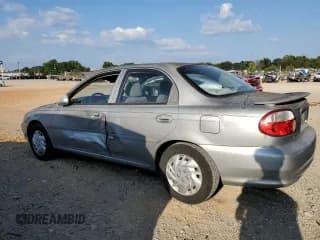 ✅ 2001 Kia Sephia • VIN: KNAFB121715014673 • Lot: 71712174. Wystawiony na Copart z przebiegiem 83 277 mil. Bezpłatny archiwum sprzedaży aukcyjnych z USA i szczegółowy raport historii pojazdu na DreamBid. Zdjęcie 2.