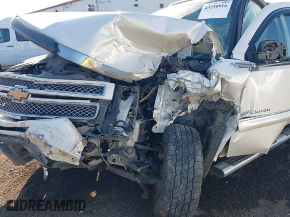 ✅ 2013 Chevrolet Silverado 1500 LTZ • VIN: 3GCPKTE25DG189864 • Lot: 43250916. Wystawiony na IAAI z przebiegiem Nie podano. Bezpłatny archiwum sprzedaży aukcyjnych z USA i szczegółowy raport historii pojazdu na DreamBid. Zdjęcie 6.