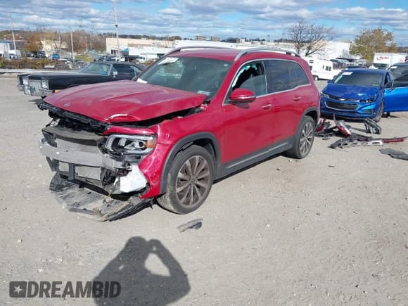 ✅ 2021 Mercedes-Benz GLB 250 • VIN: W1N4M4HB4MW114694 • Lot: 43640488. Listed on IAAI with 30,983 mi. Free auction sales archive from the USA and detailed vehicle history report at DreamBid. Image 2.