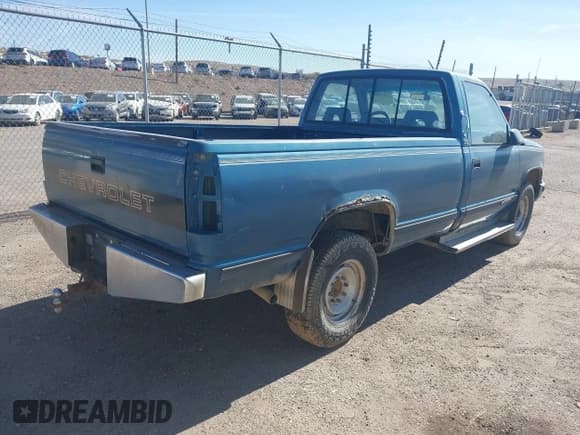 ✅ 1992 Chevrolet Silverado 2500 • VIN: 1GCGC24K7NE132289 • Лот: 43617800. Опубликован ранее на IAAI с пробегом Не указан. Бесплатный доступ к архиву аукционных продаж из США и подробный отчёт об истории автомобиля на DreamBid. Изображение 4.
