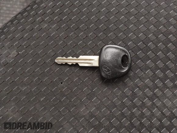 ✅ 2008 Hyundai Accent GS • VIN: KMHCM36CX8U081626 • Лот: 41811606. Опубликован ранее на IAAI с пробегом 106 340 миль. Бесплатный доступ к архиву аукционных продаж из США и подробный отчёт об истории автомобиля на DreamBid. Изображение 11.