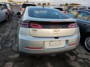 ✅ 2013 Chevrolet Volt • VIN: 1G1RD6E46DU130804 • Lot: 79694893. Wystawiony na Copart z przebiegiem 134 450 mil. Bezpłatny archiwum sprzedaży aukcyjnych z USA i szczegółowy raport historii pojazdu na DreamBid. Zdjęcie 6.