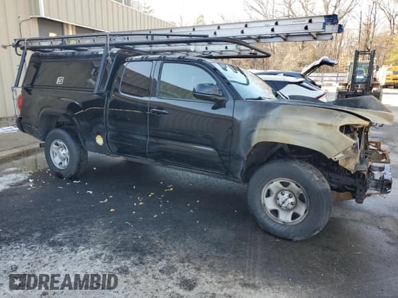 ✅ 2023 Toyota Tacoma SR • VIN: 3TYRZ5CN9PT033849 • Lot: 88274775. Wystawiony na Copart z przebiegiem 9 999 999 mil. Bezpłatny archiwum sprzedaży aukcyjnych z USA i szczegółowy raport historii pojazdu na DreamBid. Zdjęcie 4.