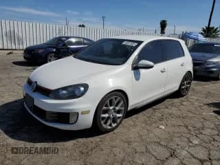 ✅ 2014 Volkswagen Golf GTI Wolfsburg Edition • VIN: WVWGD7AJ6EW000379 • Lot: 50097585. Wystawiony na Copart z przebiegiem 229 395 mil. Bezpłatny archiwum sprzedaży aukcyjnych z USA i szczegółowy raport historii pojazdu na DreamBid. Zdjęcie 1.