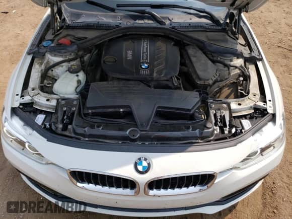 2018 BMW 3 Series 328d xDrive с VIN WBA8J1C53JA018885, выставлен на аукционе Copart как лот 64187624 с пробегом 84 392 миль миль и Списание • Salvage title. История ставок и продаж доступна на DreamBid. Изображение 12.