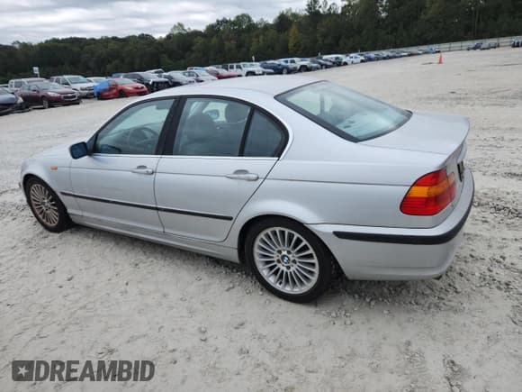 ✅ 2003 BMW 3 Series 330i • VIN: WBAEV53403KM25629 • Lot: 85809785. Listed on Copart with 109,728 mi. Free auction sales archive from the USA and detailed vehicle history report at DreamBid. Image 2.