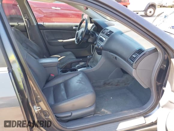 ✅ 2006 Honda Accord EX-L • VIN: 1HGCM56836A172751 • Lot: 43140293. Listed on IAAI with 97,227 mi. Free auction sales archive from the USA and detailed vehicle history report at DreamBid. Image 5.