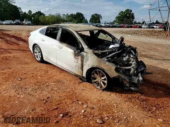 ✅ 2019 Chevrolet Malibu LT • VIN: 1G1ZD5ST4KF173416 • Lot: 81830195. Wystawiony na Copart z przebiegiem Nie podano mil. Skorzystaj z bezpłatnego archiwum sprzedaży aukcyjnych z USA i zobacz szczegółowy raport historii pojazdu na DreamBid. Zdjęcie 13.