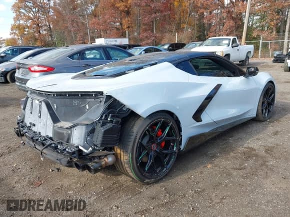 ✅ 2023 Chevrolet Corvette 2LT • VIN: 1G1YB2D46P5100292 • Lot: 43596131. Wystawiony na IAAI z przebiegiem 17 195 mil. Bezpłatny archiwum sprzedaży aukcyjnych z USA i szczegółowy raport historii pojazdu na DreamBid. Zdjęcie 4.