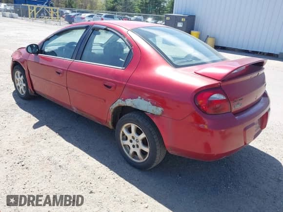 2005 Dodge Neon SXT z VIN 1B3ES56C95D266052, wystawiony jako IAAI lot #42154635 z przebiegiem 130 744 mil mil oraz . Historia ofert i sprzedaży dostępna na DreamBid. Obrazek 3.