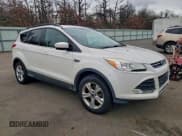 ✅ 2016 Ford Escape SE • VIN: 1FMCU9GX1GUA25156 • Lot: 93859015. Wystawiony na Copart z przebiegiem 119 857 mil. Bezpłatny archiwum sprzedaży aukcyjnych z USA i szczegółowy raport historii pojazdu na DreamBid. Zdjęcie 4.