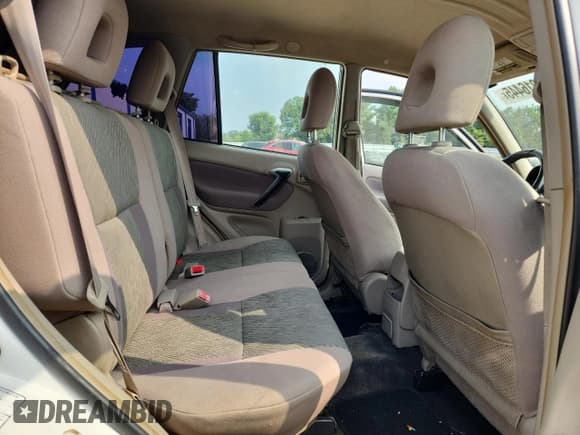 ✅ 2001 Toyota RAV4 • VIN: JTEHH20V010025075 • Лот: 68216445. Опубликован ранее на Copart с пробегом 197 676 миль. Бесплатный доступ к архиву аукционных продаж из США и подробный отчёт об истории автомобиля на DreamBid. Изображение 11.