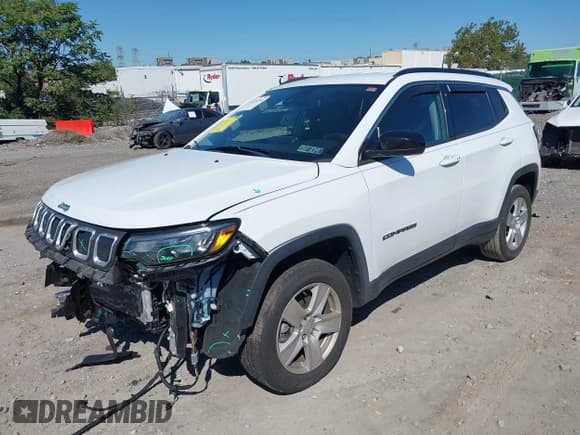 ✅ 2022 Jeep Compass Latitude • VIN: 3C4NJDBB9NT136470 • Lot: 43351292. Wystawiony na IAAI z przebiegiem 39 009 mil. Bezpłatny archiwum sprzedaży aukcyjnych z USA i szczegółowy raport historii pojazdu na DreamBid. Zdjęcie 17.