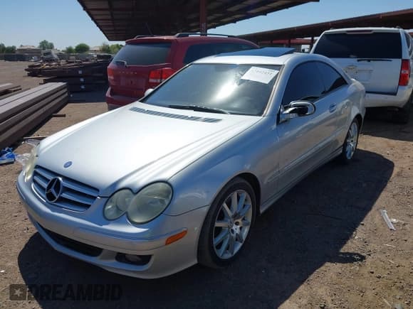 ✅ 2007 Mercedes-Benz CLK 350 • VIN: WDBTJ56H07F205571 • Lot: 42442451. Listed on IAAI with 306,340 mi. Free auction sales archive from the USA and detailed vehicle history report at DreamBid. Image 2.