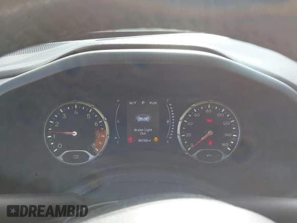 ✅ 2017 Jeep Renegade Altitude • VIN: ZACCJABB0HPF03399 • Lot: 42204522. Wystawiony na IAAI z przebiegiem 60 100 mil. Bezpłatny archiwum sprzedaży aukcyjnych z USA i szczegółowy raport historii pojazdu na DreamBid. Zdjęcie 7.