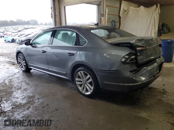 ✅ 2017 Volkswagen Passat SEL Premium • VIN: 1VWCT7A31HC020979 • Lot: 89916015. Wystawiony na Copart z przebiegiem 115 744 mil. Bezpłatny archiwum sprzedaży aukcyjnych z USA i szczegółowy raport historii pojazdu na DreamBid. Zdjęcie 2.