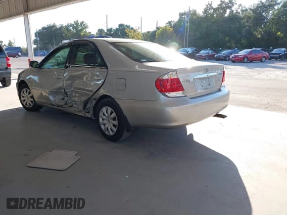 ✅ 2006 Toyota Camry LE • VIN: 4T1BE32K76U739955 • Lot: 43593886. Wystawiony na IAAI z przebiegiem 140 455 mil. Bezpłatny archiwum sprzedaży aukcyjnych z USA i szczegółowy raport historii pojazdu na DreamBid. Zdjęcie 3.