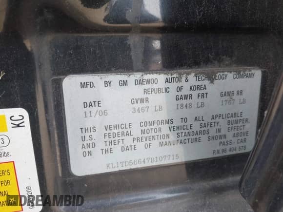 2007 Chevrolet Aveo LS z VIN KL1TD56647B107715, wystawiony jako IAAI lot #41479451 z przebiegiem 132 393 mil mil oraz . Historia ofert i sprzedaży dostępna na DreamBid. Obrazek 9.