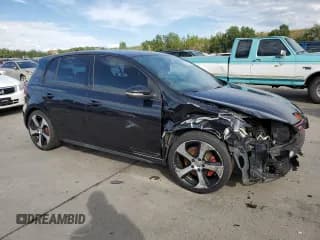 ✅ 2014 Volkswagen Golf GTI Wolfsburg Edition • VIN: WVWHD7AJ9EW000607 • Lot: 68878294. Wystawiony na Copart z przebiegiem 103 661 mil. Bezpłatny archiwum sprzedaży aukcyjnych z USA i szczegółowy raport historii pojazdu na DreamBid. Zdjęcie 4.