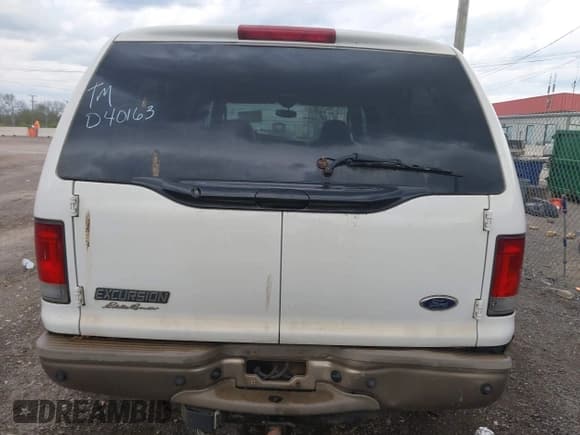 ✅ 2005 Ford Excursion Eddie Bauer • VIN: 1FMNU44L05ED40163 • Lot: 41989162. Wystawiony na IAAI z przebiegiem 416 163 mil. Bezpłatny archiwum sprzedaży aukcyjnych z USA i szczegółowy raport historii pojazdu na DreamBid. Zdjęcie 16.