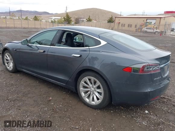 ✅ 2019 Tesla Model S 75D • VIN: 5YJSA1E25KF303883 • Lot: 41573912. Listed on IAAI with 54,429 mi. Free auction sales archive from the USA and detailed vehicle history report at DreamBid. Image 3.