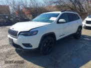 ✅ 2019 Jeep Cherokee Latitude Plus • VIN: 1C4PJMLX0KD430182 • Лот: 41663933. Опубликован ранее на IAAI с пробегом 61 511 миль. Бесплатный доступ к архиву аукционных продаж из США и подробный отчёт об истории автомобиля на DreamBid. Изображение 2.