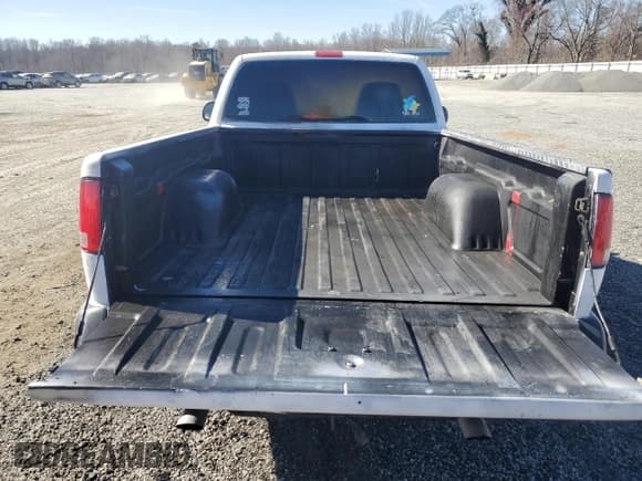 ✅ 2003 Chevrolet S-10 Work Truck • VIN: 1GCCS14X538283330 • Лот: 47544295. Опубликован ранее на Copart с пробегом Не указан. Бесплатный доступ к архиву аукционных продаж из США и подробный отчёт об истории автомобиля на DreamBid. Изображение 6.