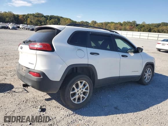 ✅ 2016 Jeep Cherokee Altitude • VIN: 1C4PJMAB6GW305514 • Lot: 87231825. Listed on Copart with 117,255 mi. Free auction sales archive from the USA and detailed vehicle history report at DreamBid. Image 3.