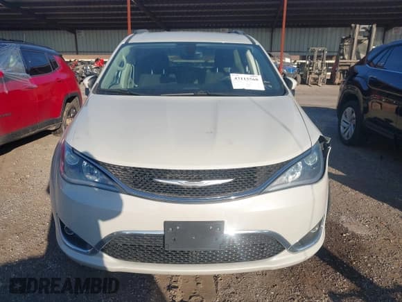 ✅ 2017 Chrysler Pacifica Touring L • VIN: 2C4RC1BG0HR752958 • Лот: 43115568. Опубликован ранее на IAAI с пробегом 114 051 миль. Бесплатный доступ к архиву аукционных продаж из США и подробный отчёт об истории автомобиля на DreamBid. Изображение 12.