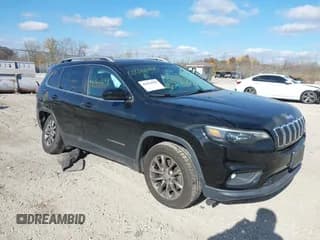 ✅ 2019 Jeep Cherokee Altitude • VIN: 1C4PJMLB7KD153843 • Lot: 43624990. Wystawiony na IAAI z przebiegiem 140 135 mil. Bezpłatny archiwum sprzedaży aukcyjnych z USA i szczegółowy raport historii pojazdu na DreamBid. Zdjęcie 1.