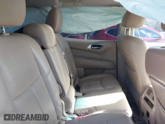 ✅ 2015 Nissan Pathfinder SV • VIN: 5N1AR2MN3FC666784 • Lot: 41343416. Listed on IAAI with 214,346 mi. Free auction sales archive from the USA and detailed vehicle history report at DreamBid. Image 8.