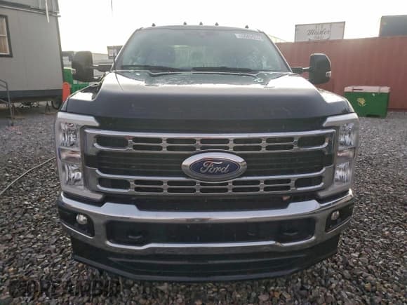 ✅ 2025 Ford F-350 XLT • VIN: 1FT8W3DT0SEC53655 • Лот: 95520485. Опубликован ранее на Copart с пробегом 90 904 миль. Бесплатный доступ к архиву аукционных продаж из США и подробный отчёт об истории автомобиля на DreamBid. Изображение 5.