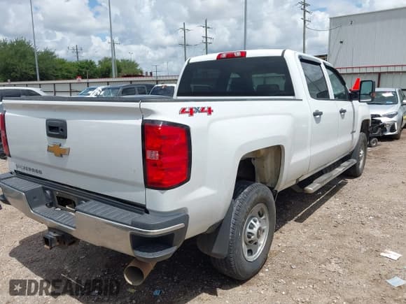 ✅ 2017 Chevrolet Silverado 2500HD Work Truck • VIN: 1GC1KUEY6HF243910 • Лот: 42656957. Опубликован ранее на IAAI с пробегом 60 698 миль. Бесплатный доступ к архиву аукционных продаж из США и подробный отчёт об истории автомобиля на DreamBid. Изображение 4.