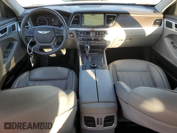 ✅ 2015 Hyundai Genesis 3.8L • VIN: KMHGN4JE1FU090080 • Lot: 46798395. Wystawiony na Copart z przebiegiem 58 749 mil. Bezpłatny archiwum sprzedaży aukcyjnych z USA i szczegółowy raport historii pojazdu na DreamBid. Zdjęcie 8.