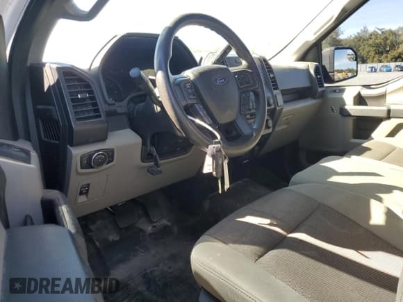 ✅ 2018 Ford F-150 XL • VIN: 1FTMF1E53JKD96523 • Лот: 92186665. Опубликован ранее на Copart с пробегом 94 798 миль. Бесплатный доступ к архиву аукционных продаж из США и подробный отчёт об истории автомобиля на DreamBid. Изображение 8.