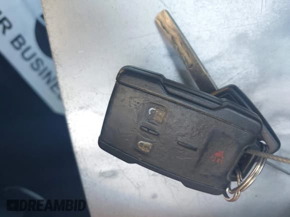 ✅ 2015 Chevrolet Silverado 2500HD LT • VIN: 1GC2KVEG8FZ101104 • Lot: 42563927. Wystawiony na IAAI z przebiegiem 60 419 mil. Bezpłatny archiwum sprzedaży aukcyjnych z USA i szczegółowy raport historii pojazdu na DreamBid. Zdjęcie 11.