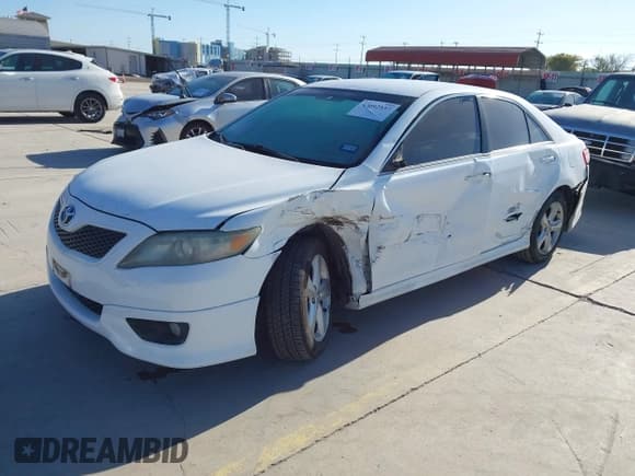 ✅ 2010 Toyota Camry XLE • VIN: 4T1BF3EK6AU519871 • Лот: 43692537. Опубликован ранее на IAAI с пробегом 57 900 миль. Бесплатный доступ к архиву аукционных продаж из США и подробный отчёт об истории автомобиля на DreamBid. Изображение 2.