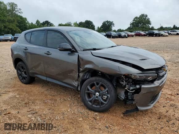 2024 Dodge Hornet GT z VIN ZACNDFAN3R3A39574, wystawiony jako Copart lot #66429995 z przebiegiem 6 372 mil mil oraz Szkoda całkowita • Salvage title. Historia ofert i sprzedaży dostępna na DreamBid. Obrazek 4.