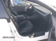 ✅ 2025 Tesla Model 3 Long Range • VIN: 5YJ3E1EA2SF933926 • Lot: 43537655. Wystawiony na IAAI z przebiegiem 6 306 mil. Bezpłatny archiwum sprzedaży aukcyjnych z USA i szczegółowy raport historii pojazdu na DreamBid. Zdjęcie 5.