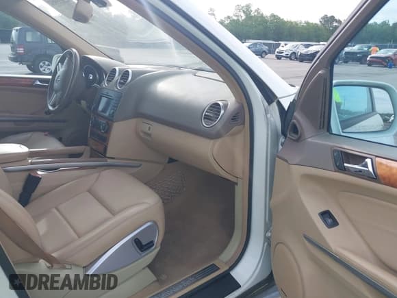 ✅ 2009 Mercedes-Benz M 350 • VIN: 4JGBB56E09A528241 • Лот: 42035952. Опубликован ранее на IAAI с пробегом 134 123 миль. Бесплатный доступ к архиву аукционных продаж из США и подробный отчёт об истории автомобиля на DreamBid. Изображение 5.