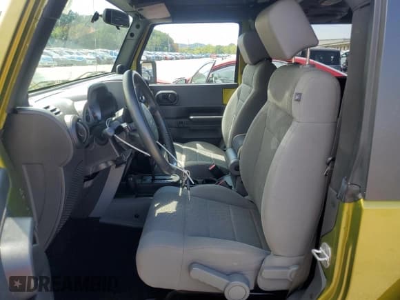 ✅ 2007 Jeep Wrangler Sahara • VIN: 1J4FA54157L126736 • Лот: 70830305. Опубликован ранее на Copart с пробегом 71 345 миль. Бесплатный доступ к архиву аукционных продаж из США и подробный отчёт об истории автомобиля на DreamBid. Изображение 7.